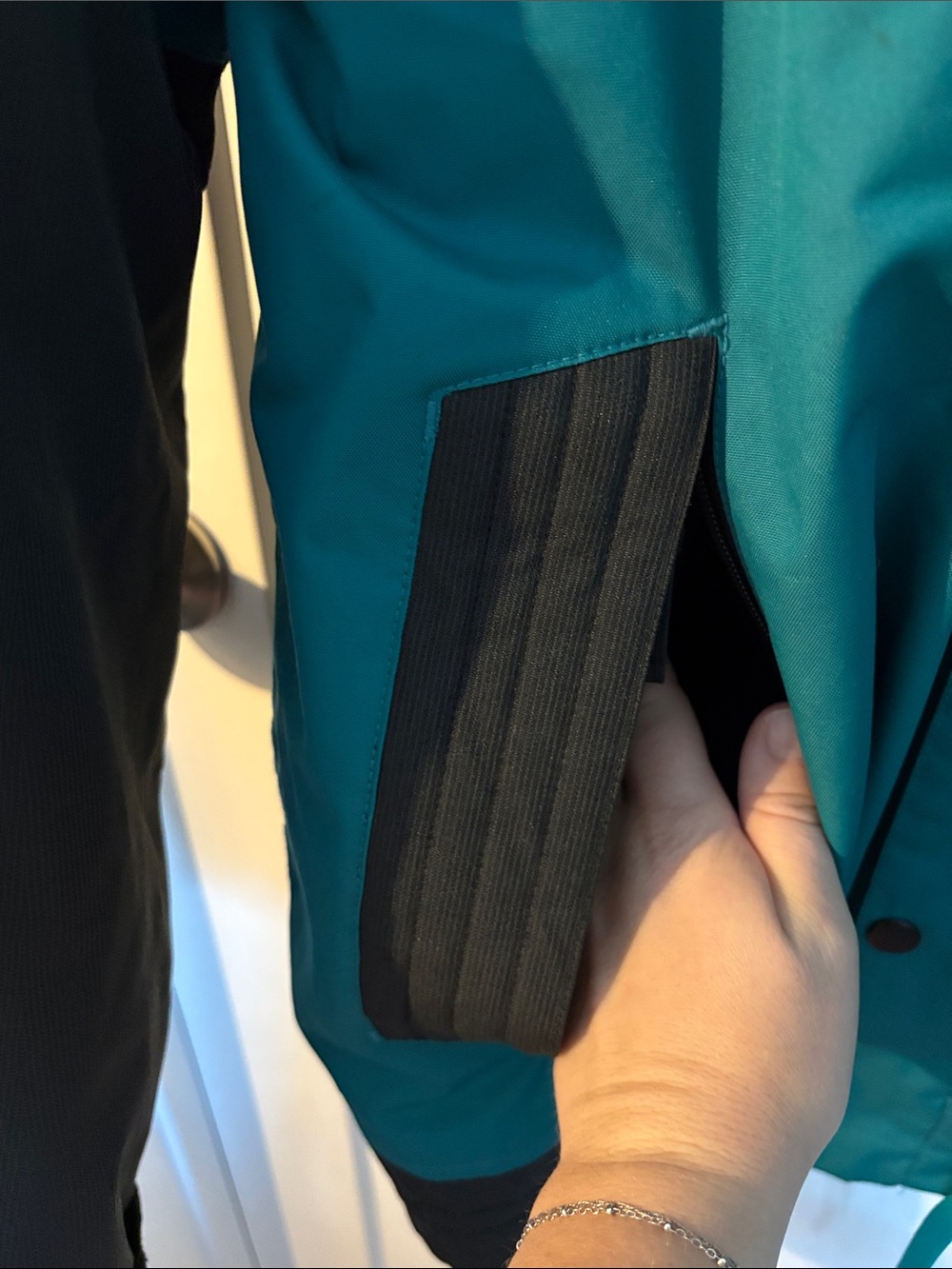 686 Authentic Class Insulated Jacket - Picture 9 of 16